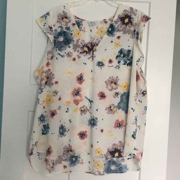 Reitmans Tops - Reitmans Floral Top with Flutter Sleeves 3X